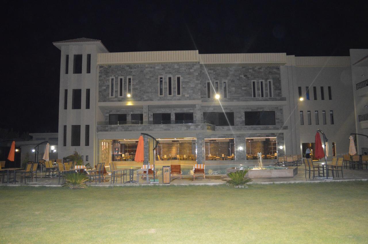 Panacea Suites Hotel Borg El Arab Bagian luar foto